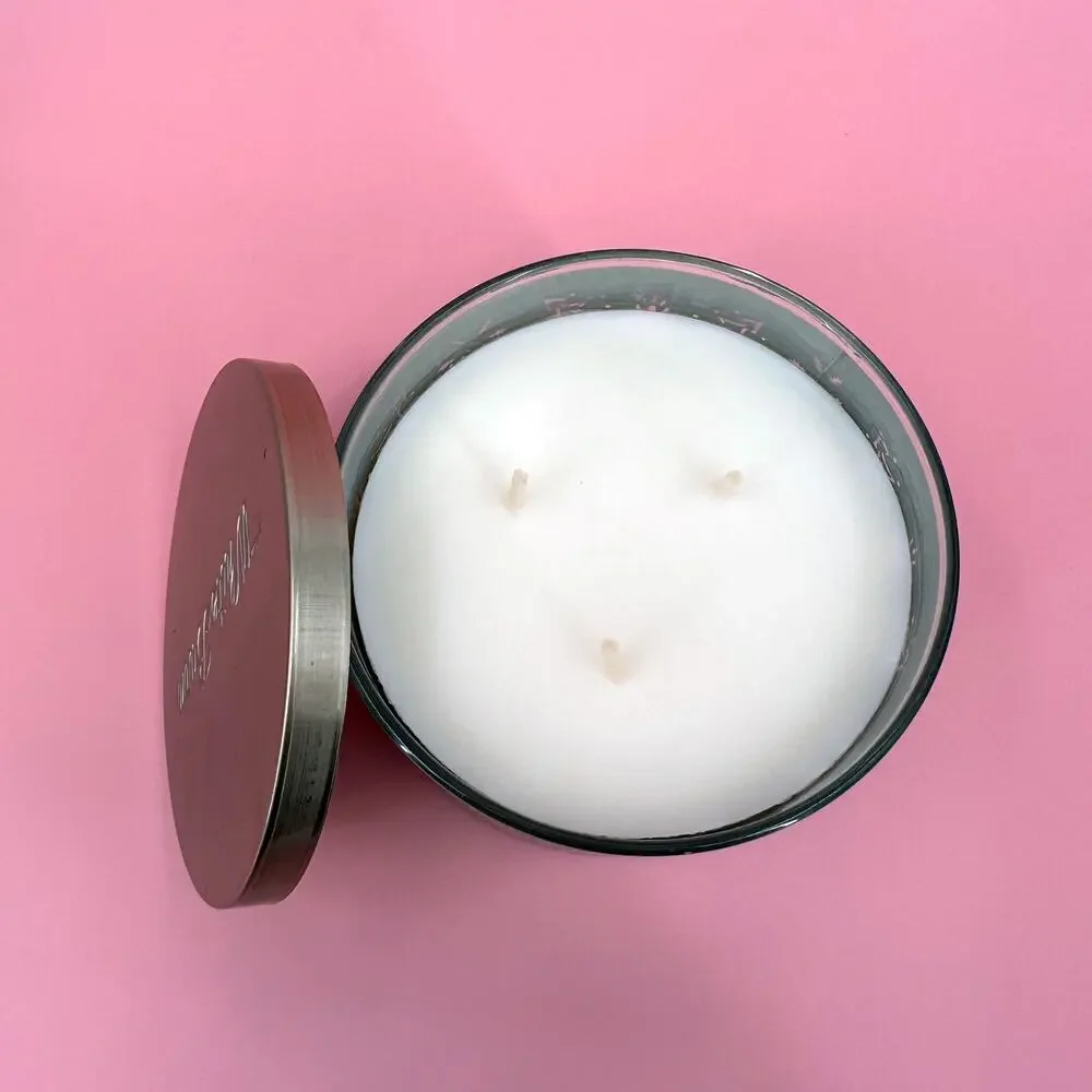 Blackberry Creme Frosting Candle White Barn BBW 3 Wick Jar 14.5 oz 411g - Picture 2 of 3